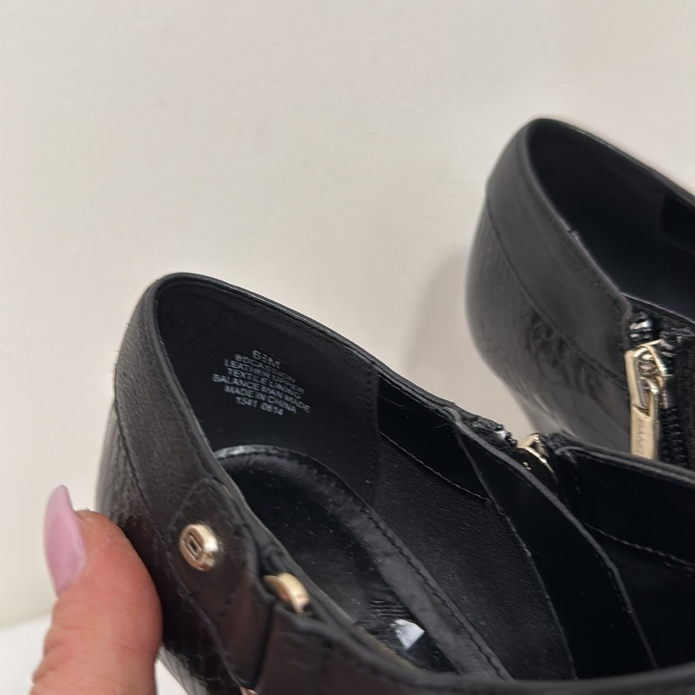 Bandolino black leather heeled bootie in size 6.5 - Picture 7 of 9
